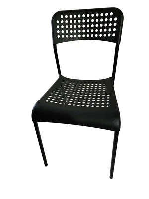 Cadeira IKEA ADDE preta estrutura de aço assento e encosto de plástico - Imagem 1 de 4