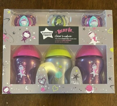Tommee Tippee Gift Set 3 Baby Bottles and 3 Orthodontic Pacifiers BPA Free - Image 1 of 2