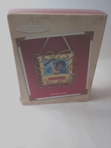 Hallmark Keepsake Christmas Tree Ornament Metal and Glass 2004 Logo - Foto 1 di 5