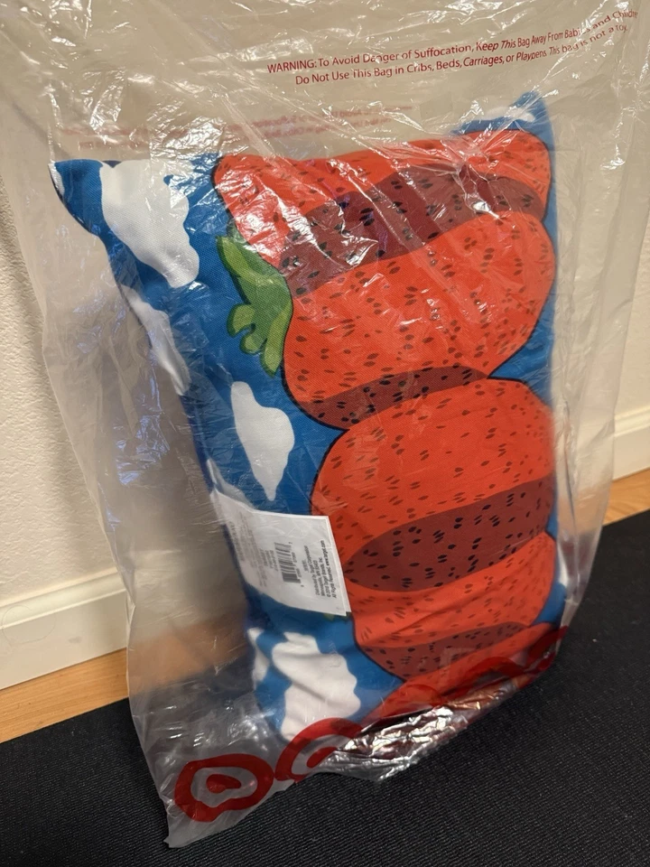 Almohada Marimekko X Target Strawberry Mountain Maija Isola Cloud - NUEVA con etiqueta Foto 1 de 3