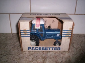 Oldtimer Schrittmacher Dekanter "Big Blue" No 3 FORD Traktor - leer MINI - Bild 1 von 8