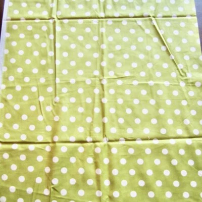 140cm x 114cm Green White Spot Moda Cotton Quilting Fabric 2000s Craft Sewing - Image 1 of 4