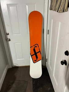 Forum Recon Snowboard, light used, 156cm long great condition No gouges/scratch - Picture 1 of 2