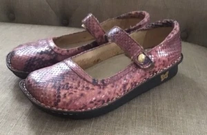 Alegria by PG Lite Mary Jane Leather Pink Snake Shoes BEL-700 Size EU 37 US 7 - Picture 1 of 9
