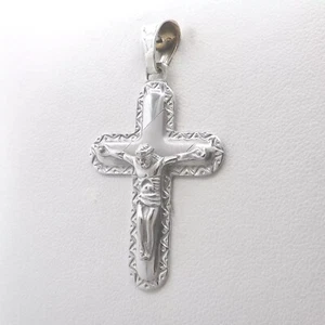 18k White Gold Crucifix Cross Charm Pendant Italy 750 New - Picture 1 of 5