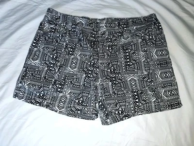 ¡NUEVO SIN ETIQUETAS! Pantalones cortos Faded Glory 22W para mujer talla grande blanco y negro, 5 bolsillos elásticos Foto 1 de 4