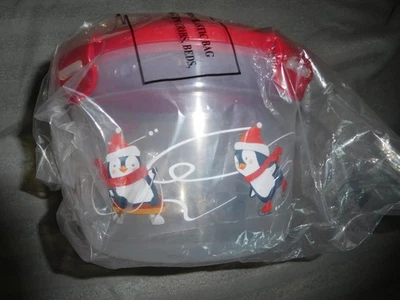 LOCK & LOCK Round Container w/handle 41 oz capacity  Skating Penguins  NEW - Image 1 of 4