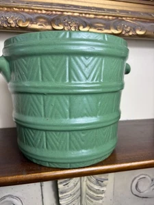 Matt Green Pottery Zanesville ? Planter Jardiniere American Art Chevron Barrel - Picture 1 of 9