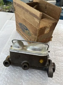 Ford F100 Brake Master Cylinder P/N C9TZ-2140-H NOS Ford - Picture 1 of 23