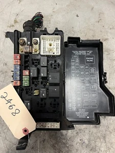 2000 2001 Dodge Ram 1500 Relay Junction Block Fuse Box #2468 - Picture 1 of 1