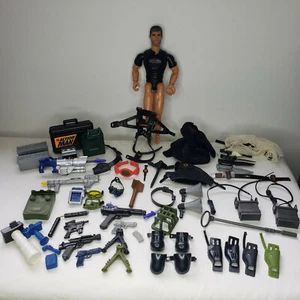 VTG 1990s Hasbro ActionMan Gi Joe 12" Flocked Figure & Misc Accessories Weapons - Picture 1 of 11