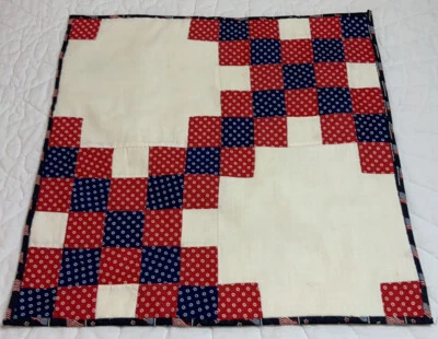 复古拼布被子桌面上衣,九个布贴,波尔卡圆点,海军蓝和红色 — 第 1/4 张图片