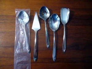 Vintage 1960 Meriden Silverplate Co FIRST LADY - Lot of 5 Hostess Serving Pieces - Picture 1 of 3