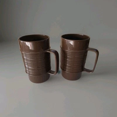 Rubbermaid Brown 5" Stackable Cups with Handles (Set of 2) - Vintage (3829) - Image 1 of 3