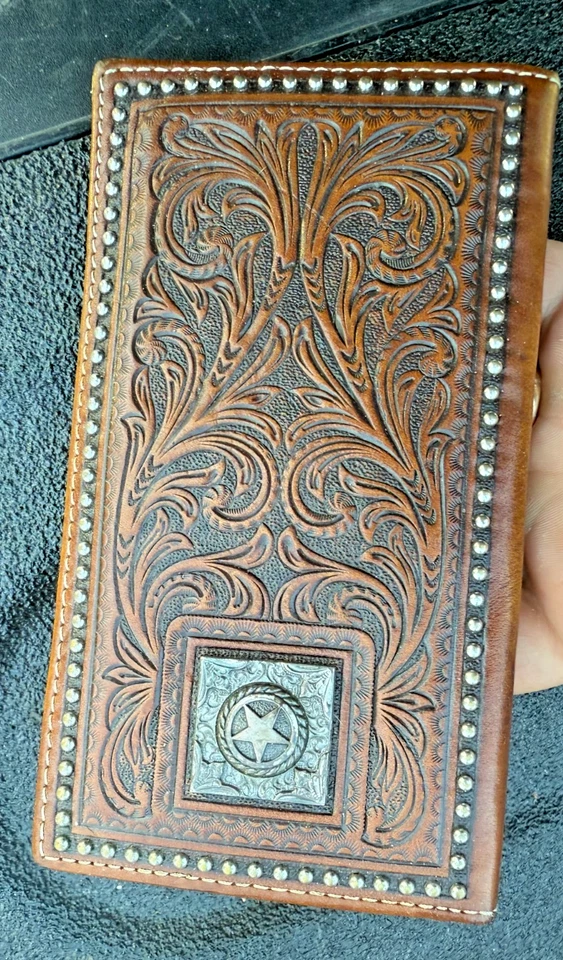 Бумажник мужской вестерн Nocona родео кожа с тиснеными заклепками звездчатый кончо коричневый N5410402 - Изображение 1 из 4