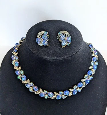 Collar y pendientes de clip vintage firmados STAR AB azules con vidrio moldeado Foto 1 de 4