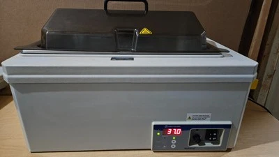 Baño de agua digital Fisher Scientific Isotemp 2335, Cat # 15-462-280, 28L, 120V Foto 1 de 4