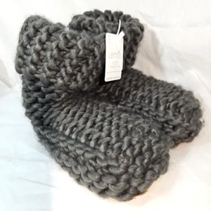 NWT Anthropologie Lemon Slippers Hand Knit Cabin Cuffed Women's S/M 5-7 $45 - Picture 1 of 10