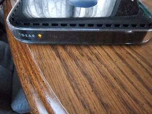 NETGEAR WNDR3400V3 Dual-Band N600 4-PORT 10/100 Wireless Router - Bild 1 von 2
