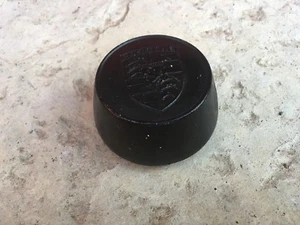 Porsche 924 Wheel center cap - Picture 1 of 3