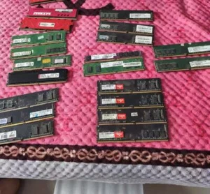 5Pcs DDR4 8GB PC4-2400 19200 Desktop Memory RAM MixedBrands - Picture 1 of 3