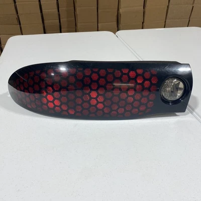 Luz trasera izquierda para conductor Pontiac Firebird 98-02 transmisión am izquierda 10282940 nido de abeja OEM Foto 1 de 4