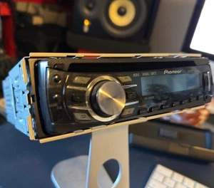 Pioneer MOSFET 50W x4 autoradio stereo con frontalino e USB - Foto 1 di 4