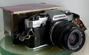Olympus Om20 35mm analoge Spiegelreflexkamera mit 35-70mm f3.5-4.5 Boxed Olympus Objektiv, ✅211 - Bild 1 von 10
