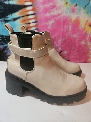 Nicole Miller Chelsey Marfil Crema con Negro Grueso Taco Bota Imitación Cuero Talla 9 Foto 1 de 4