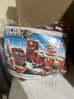 Mega Bloks BLOK SQUAD 24038 FIRE STATION FIRE TRUCK Copter 1500+Pc Sealed - Image 1 of 3