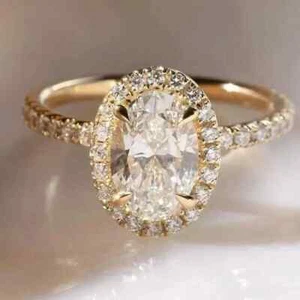 Anello di fidanzamento aureola placcato oro giallo 14 carati moissanite taglio ovale 2,60 CTW taglio ovale D/VVS1 - Foto 1 di 9