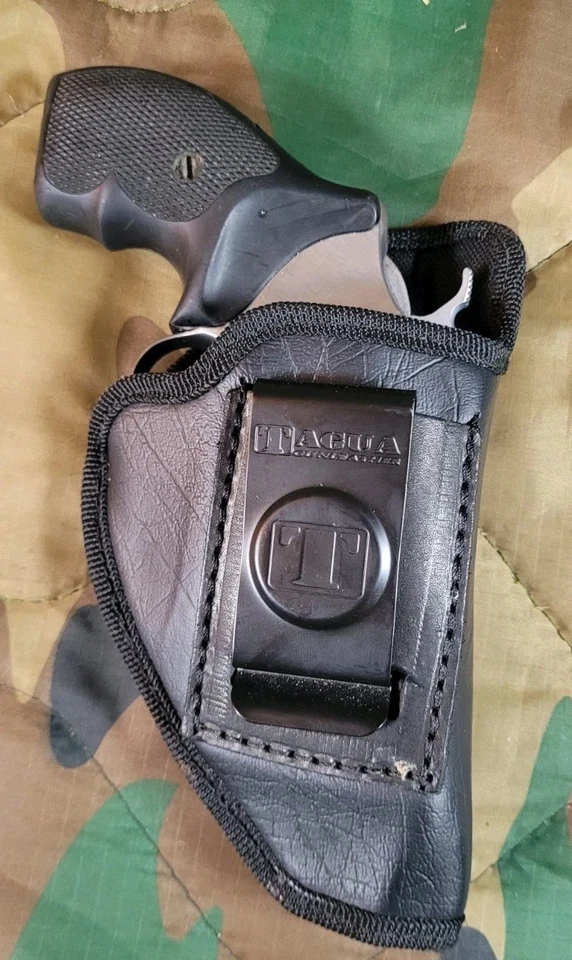 Tagua Smith&Wesson J Frame Right Hand Iwb Black Leather Holster With Clip - Image 1 of 4