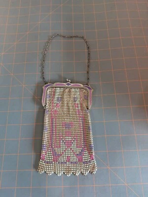 Cartera vintage de malla Whiting & Davis púrpura rosa patrón de cuentas aleta Foto 1 de 4