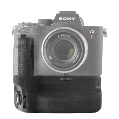 Meike MK-A7IV Vertical Battery Grip For Sony a7RIV a7R4 a7IV a74 a9II Camera - Image 1 of 4