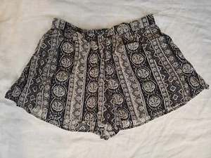 Abercrombie & Fitch Black Tribal Print Viscose Shorts Pockets Sz S Small - Picture 1 of 7