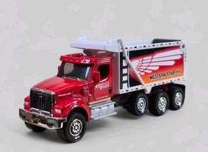 WESTERN STAR 49X TRI AXLE DUMP TRUCK Diorama DieCast Model 1:64 Red LOOSE - Picture 1 of 9