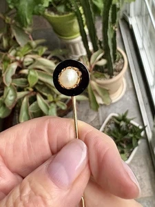 Prendedor de cuello de solapa de perlas naturales de ónix de oro amarillo de 14k victoriano antiguo - Imagen 1 de 4