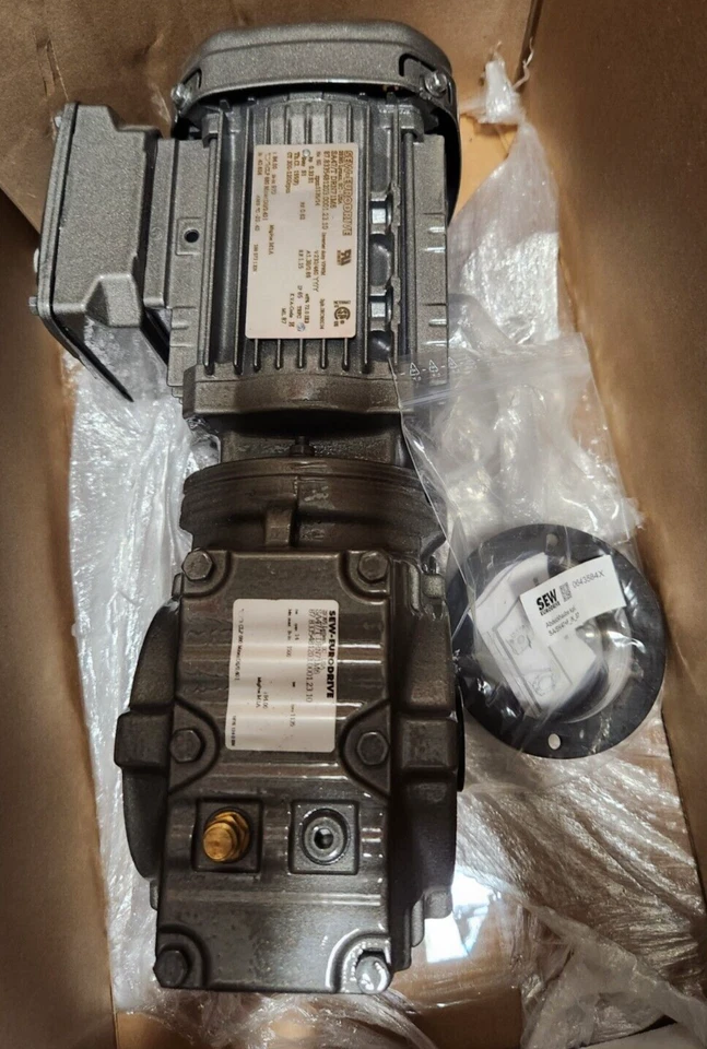 MOTORREDUCTOR COSER, 84.00:1 13RPM 1.25" LADO EJE A SA47/T DRN71M6 Foto 1 de 3