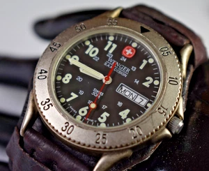 Reloj Wenger SAK Design Hombre Ejército Suizo con Fecha 50M ¡BATERÍA NUEVA! - Imagen 1 de 11
