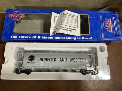 VINTAGE ATLAS NORFOLK AND WESTERN 71868 ACF 6-BAY CYLINDRICAL HOPPER 3-RAIL NIB - Image 1 of 4