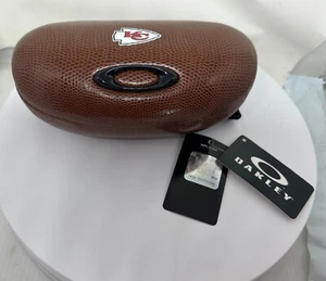 Nuevas gafas de sol Oakley NFL KANSAS CITY CHIEFS carcasa rígida. - Imagen 1 de 6