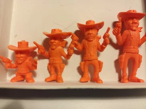 DALTON série de 4 figurines de la BD lucky luke monochrome morris 1970 - Imagen 1 de 6