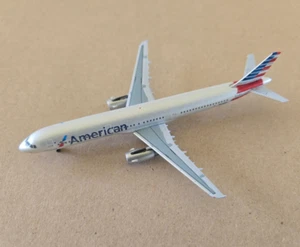 1:400 Airbus A321-200 American Airlines N579UW AeroClassics - Picture 1 of 5