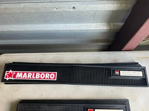 Vintage Marlboro Philip Morris Gummi Tropfbügel Matte 23" - Bild 1 von 1