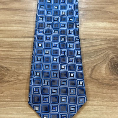 "Corbata Bruno Piattelli 100 % seda azul patrón geométrico hecha en EE. UU. 3,75"" de ancho" Foto 1 de 4