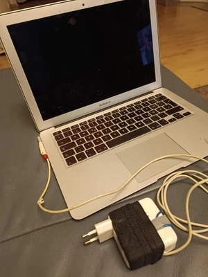 laptop apple macbook air 15 zoll Model A1369, silber. Dekekter RAM Speicher - Bild 1 von 4