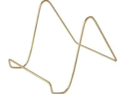 Soporte de caballete de alambre liso en tono dorado, 6" H x 5,5" W x 8" D Foto 1 de 2