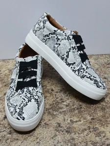 Report Womens 7.5 Slip On Black White Faux Snakeskin Rowdy Tennie Shoe - Picture 1 of 8