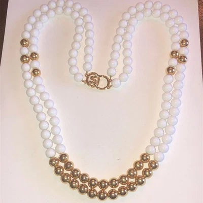 Collar retro Napier vintage boho con cuentas en tono blanco y dorado Foto 1 de 4