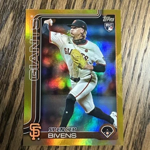2025 Topps Series 2 Spencer Bivens Gold Refractor 50/50 Bookend Rookie Giants - Bild 1 von 7